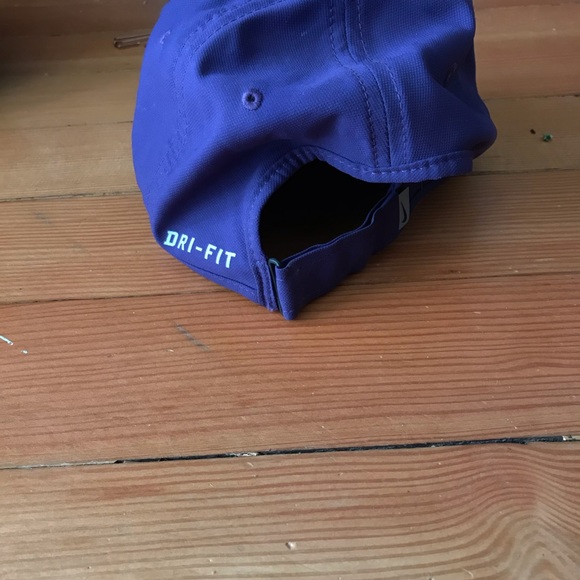 Lots of 2 Nike dri fit hats - Picture 6 of 7